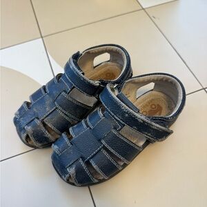 Kids Size 9.5 sandals